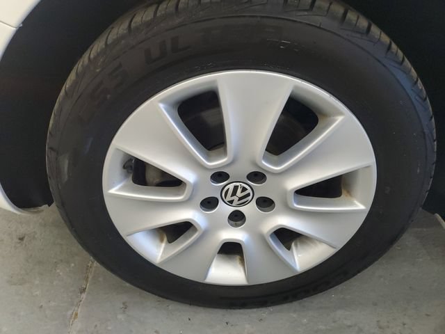 Used 2009 Volkswagen Beetle S FWD image 34