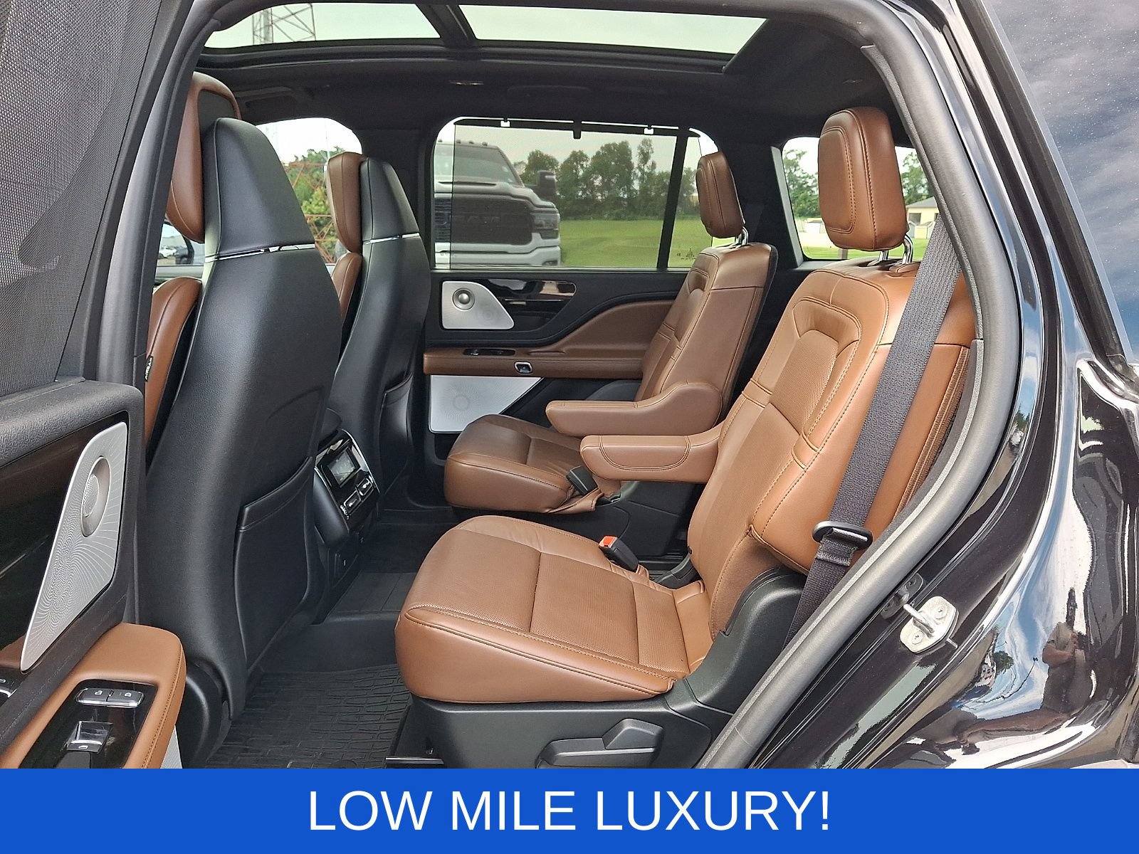 Used 2021 Lincoln Aviator Reserve w/ Equipment Group 202A AWD/4WD image 12