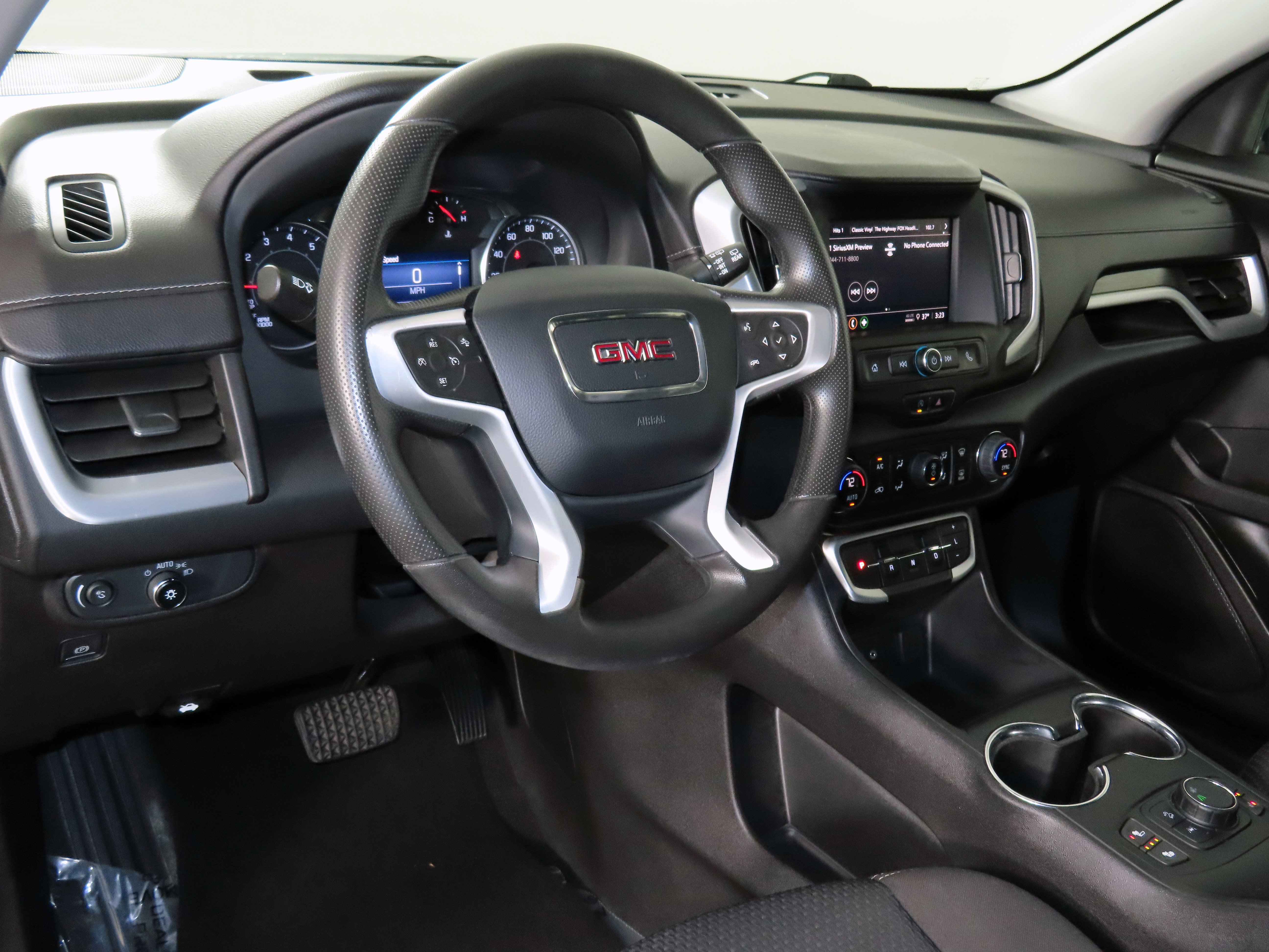 Used 2023 GMC Terrain SLE w/ Driver Convenience Package image 34