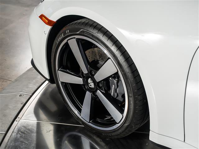 Used 2025 Porsche 911 Carrera image 15