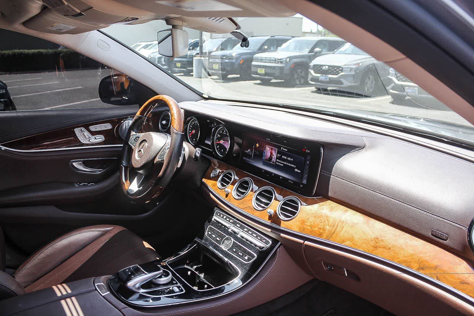 Used 2017 Mercedes-Benz E 300 image 21