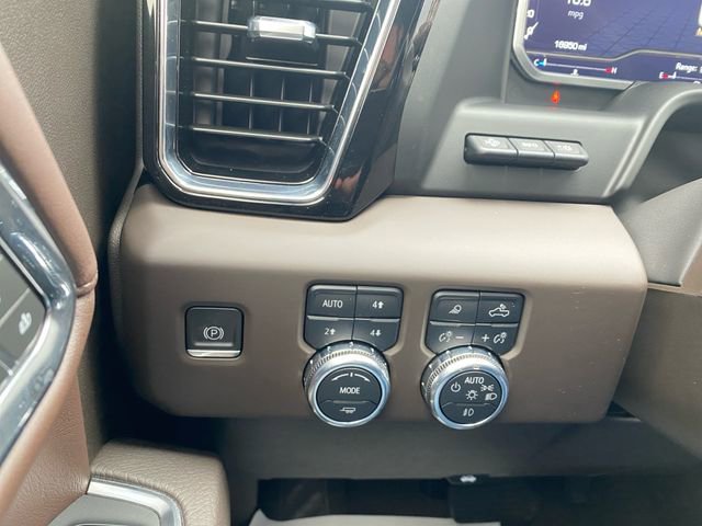 Used 2023 GMC Sierra 1500 Denali w/ Technology Package AWD/4WD image 26