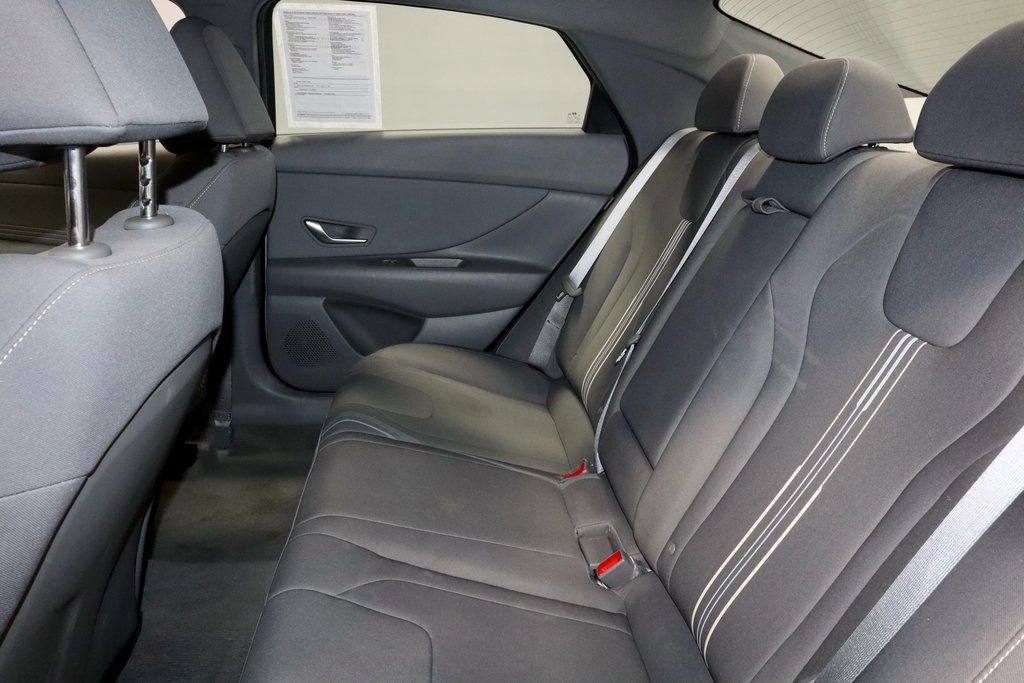 Certified 2025 Hyundai Elantra SEL image 23