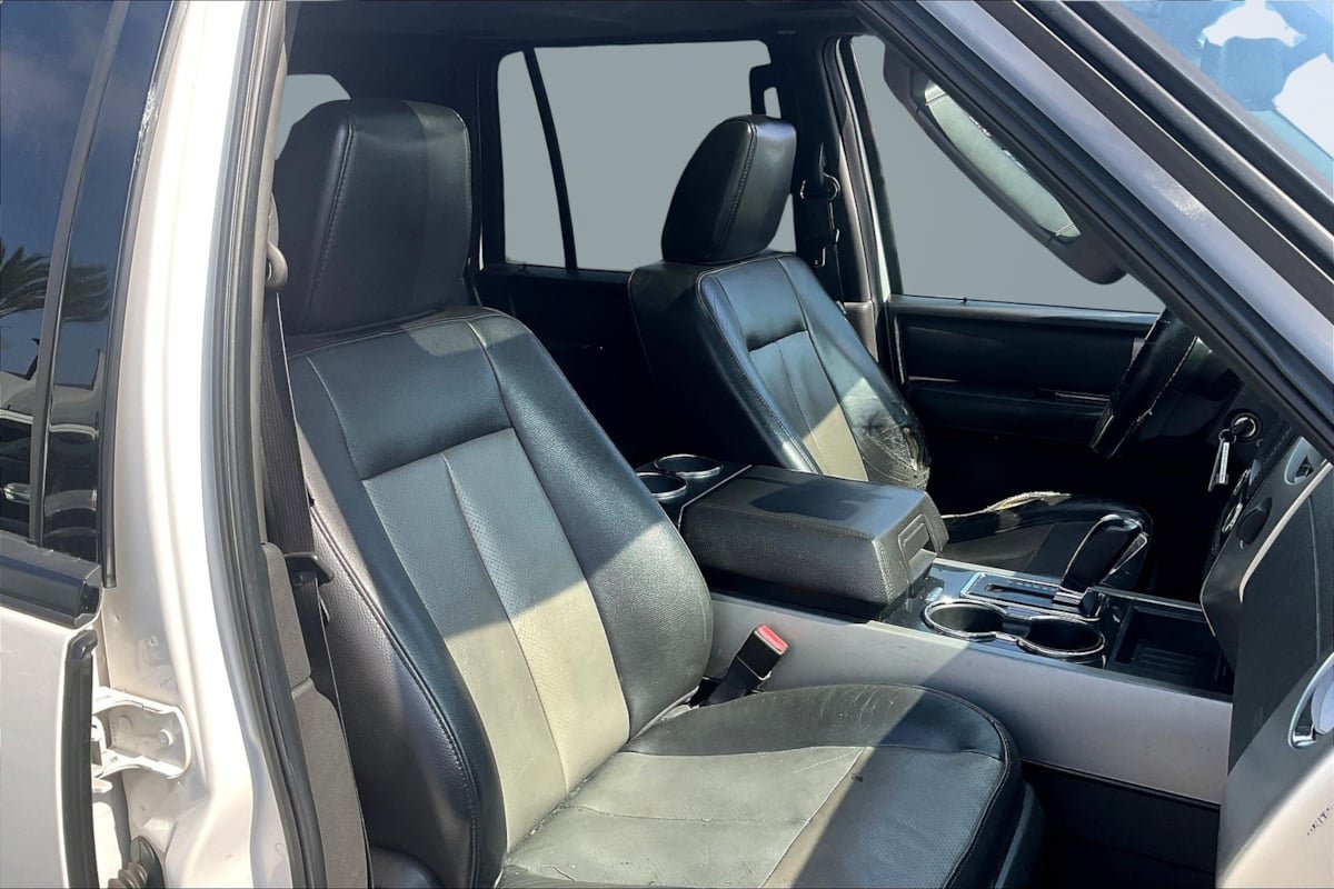 Used 2011 Ford Expedition XLT w/ 202A Rapid Spec Order Code RWD image 7