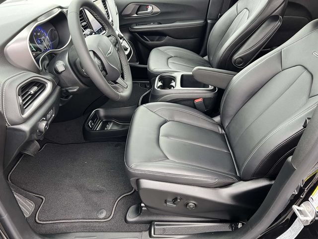 New 2026 Chrysler Pacifica Select w/ S Appearance Package AWD/4WD image 23