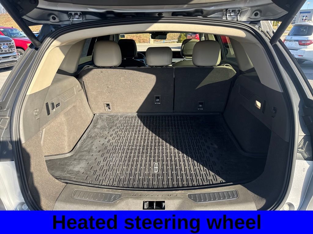 Used 2024 Lincoln Nautilus Premier AWD/4WD image 23