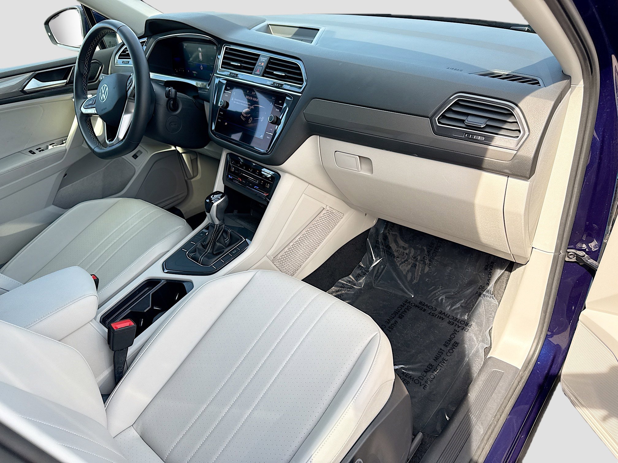 Used 2022 Volkswagen Tiguan SE image 14