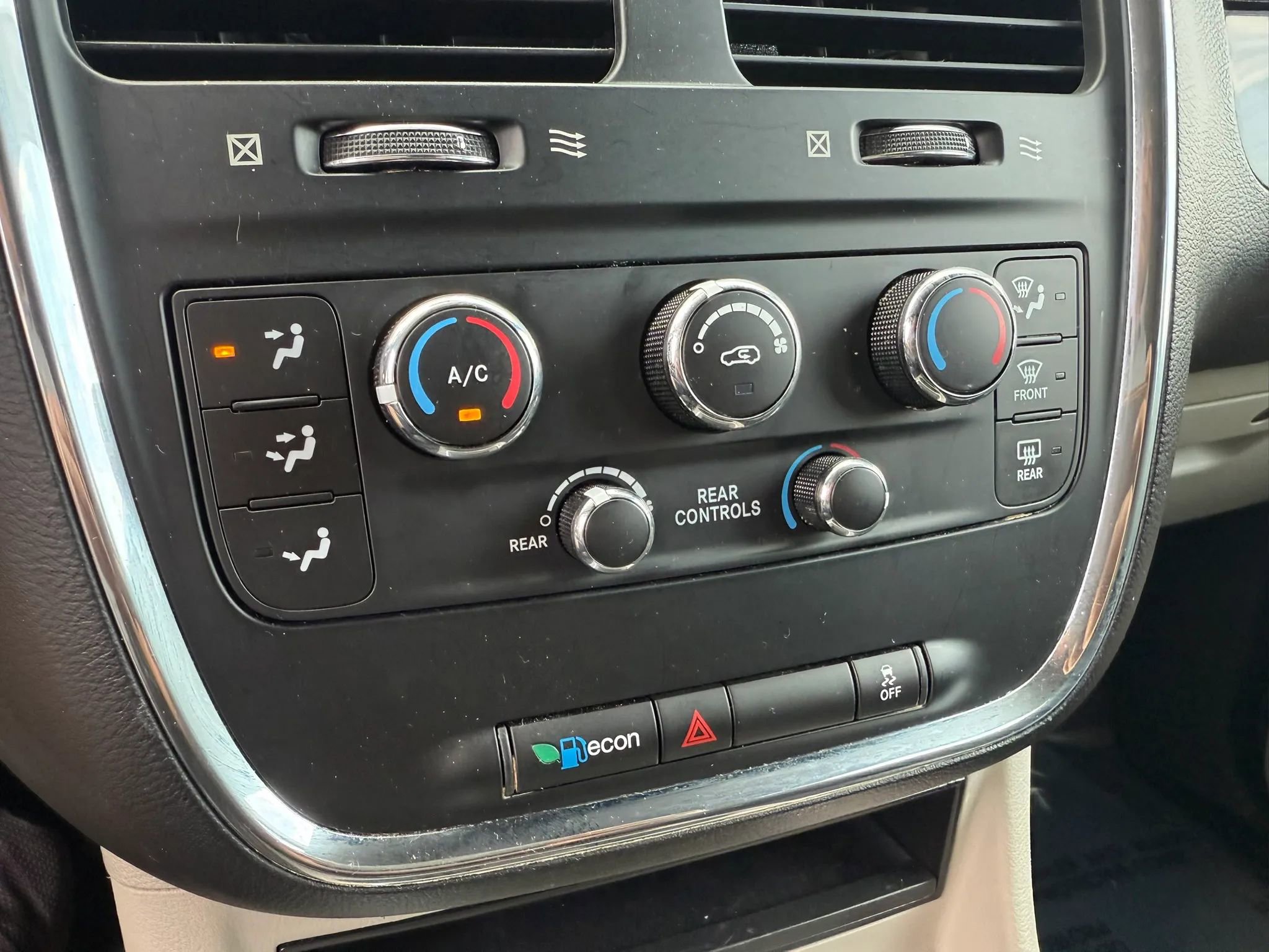 Used 2018 Dodge Grand Caravan SXT FWD image 22