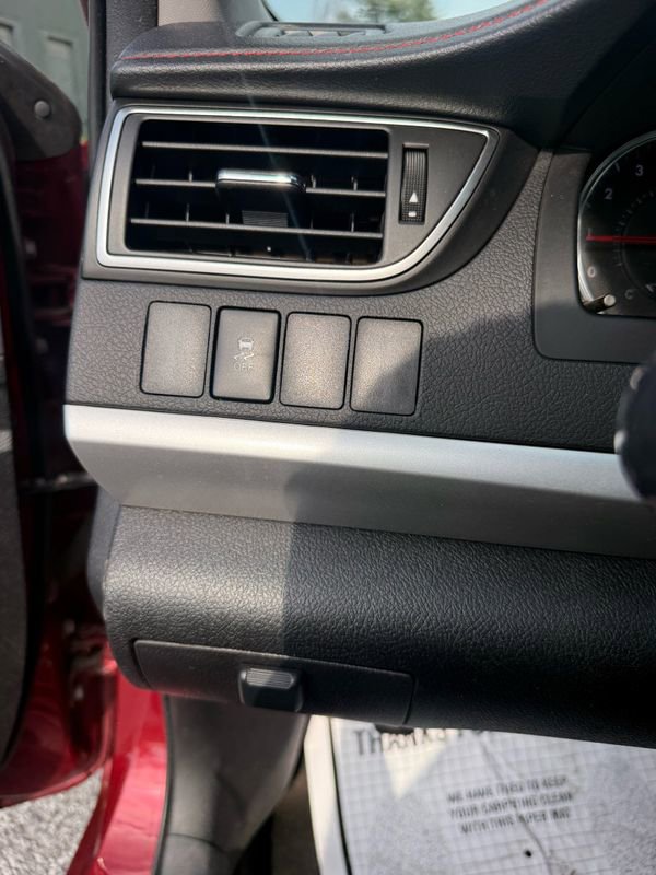 Used 2016 Toyota Camry SE image 18