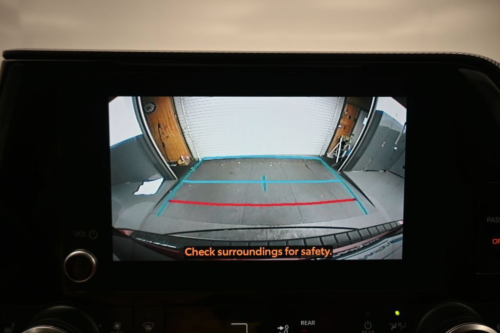 Used 2023 Toyota Highlander XSE FWD image 21
