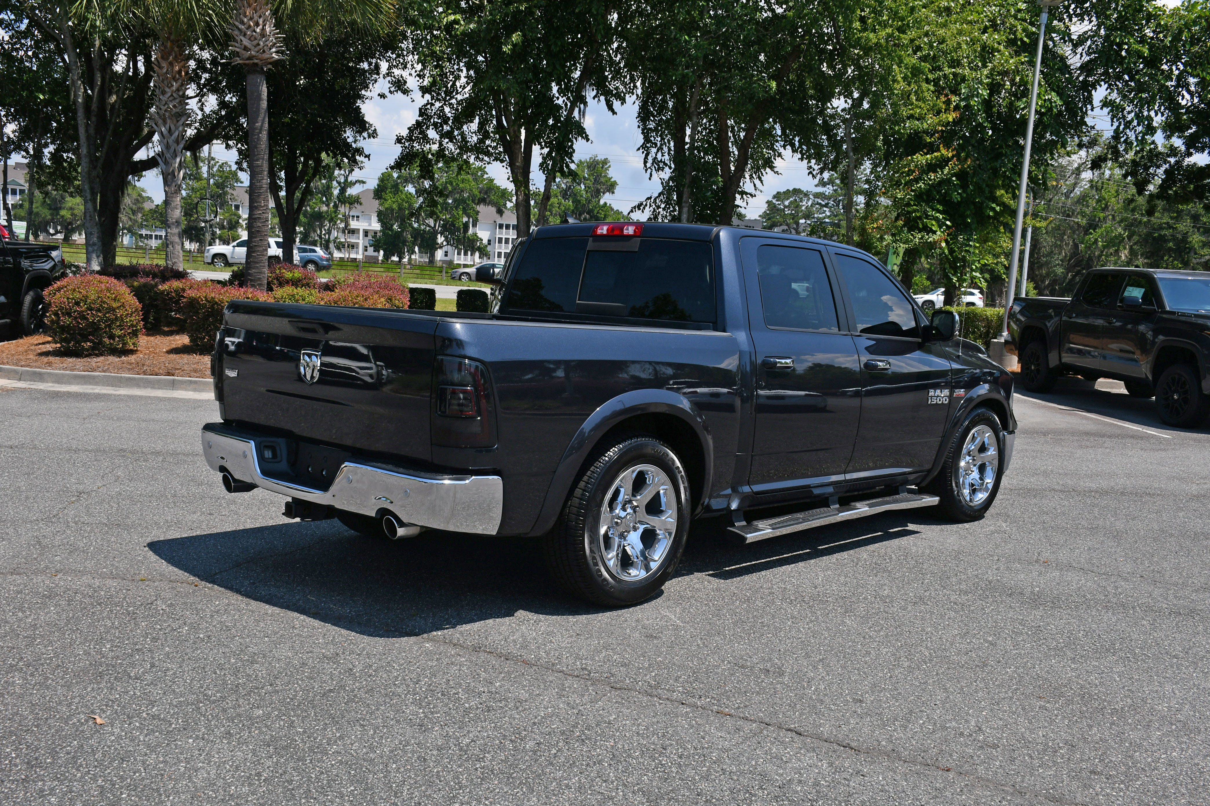Used 2016 RAM 1500 Laramie w/ Convenience Group RWD image 2