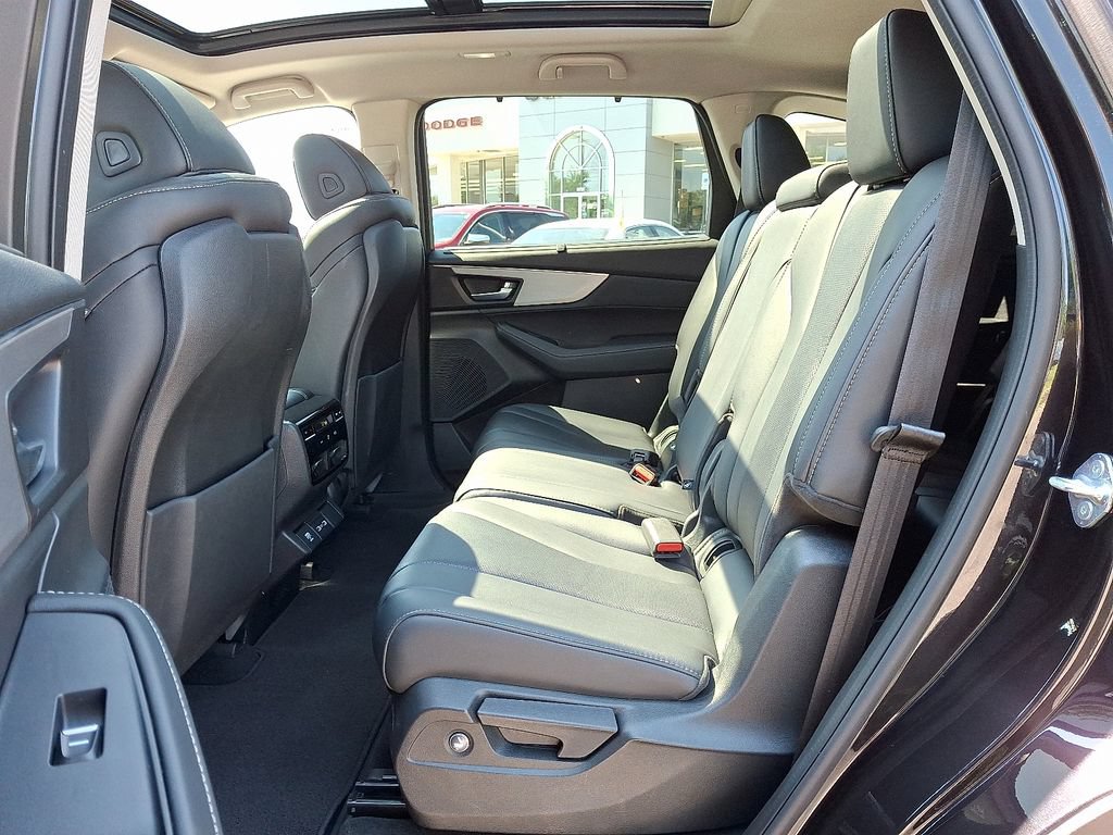 Used 2024 Acura MDX w/ Technology Package AWD/4WD image 11