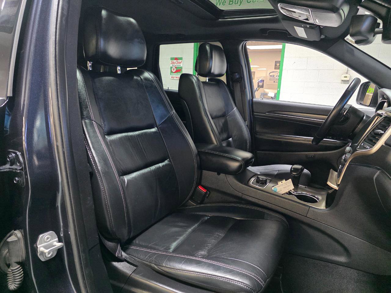 Used 2015 Jeep Grand Cherokee Limited AWD/4WD image 26