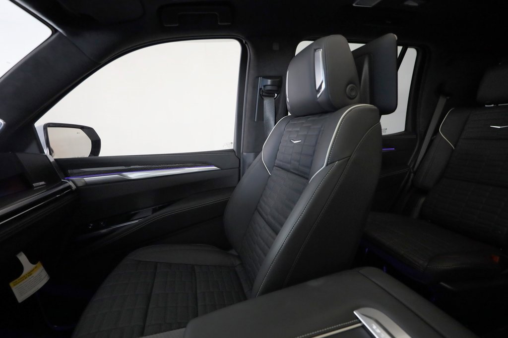 Used 2025 Cadillac Escalade V w/ LPO, ONYX Package image 43