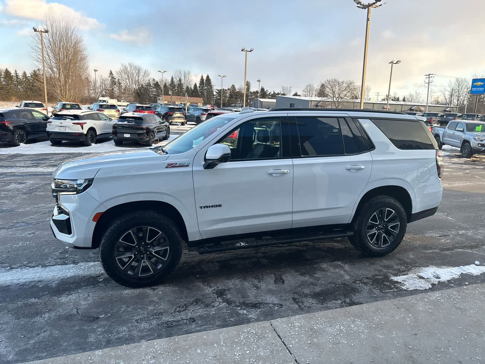 Used 2022 Chevrolet Tahoe Z71 w/ Z71 Off-Road Package image 7