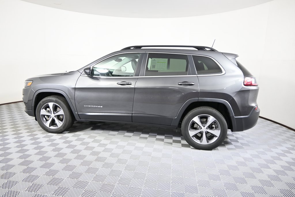 Used 2022 Jeep Cherokee Limited image 3