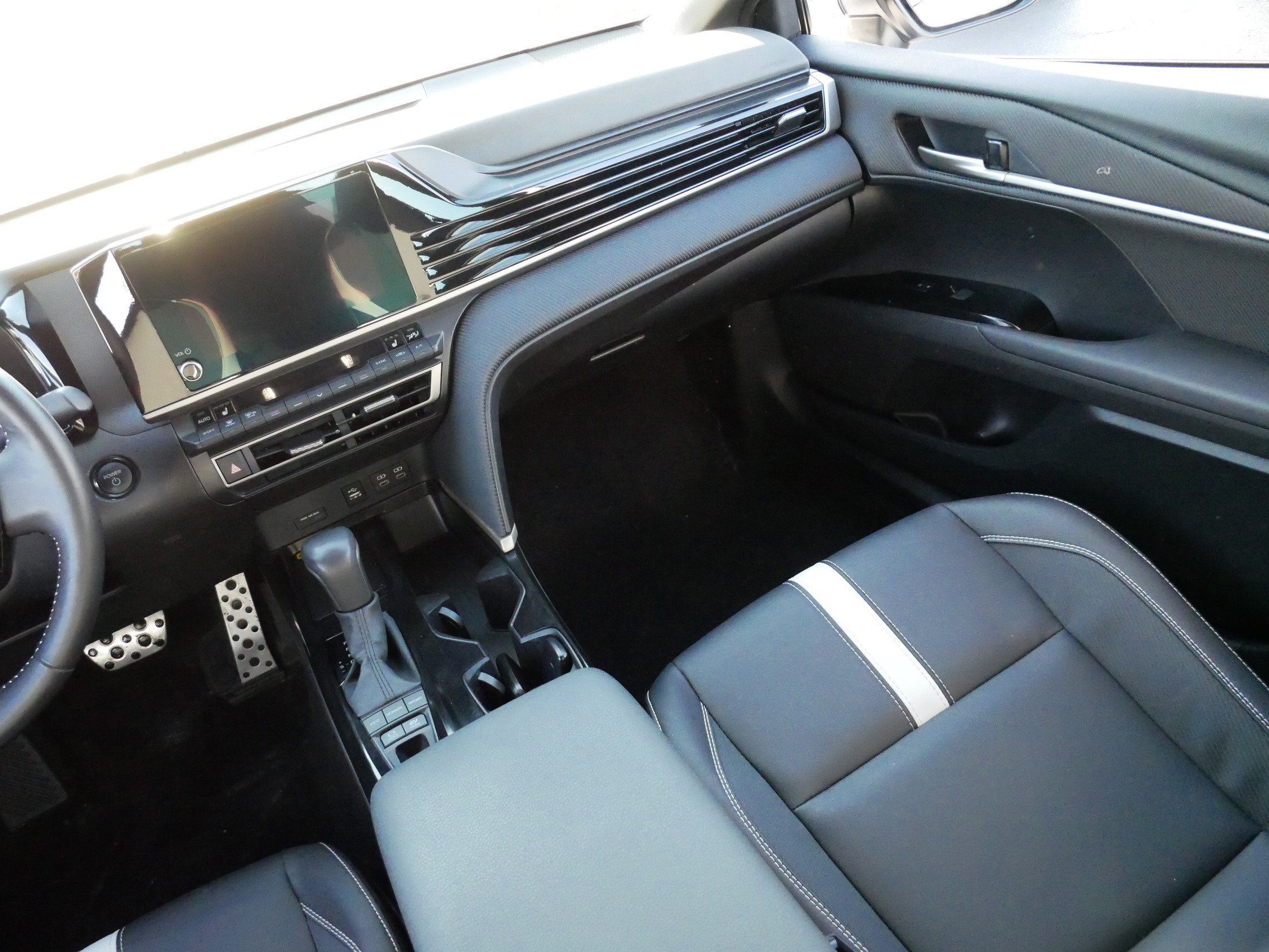 Certified 2025 Toyota Camry SE w/ Convenience Package image 11