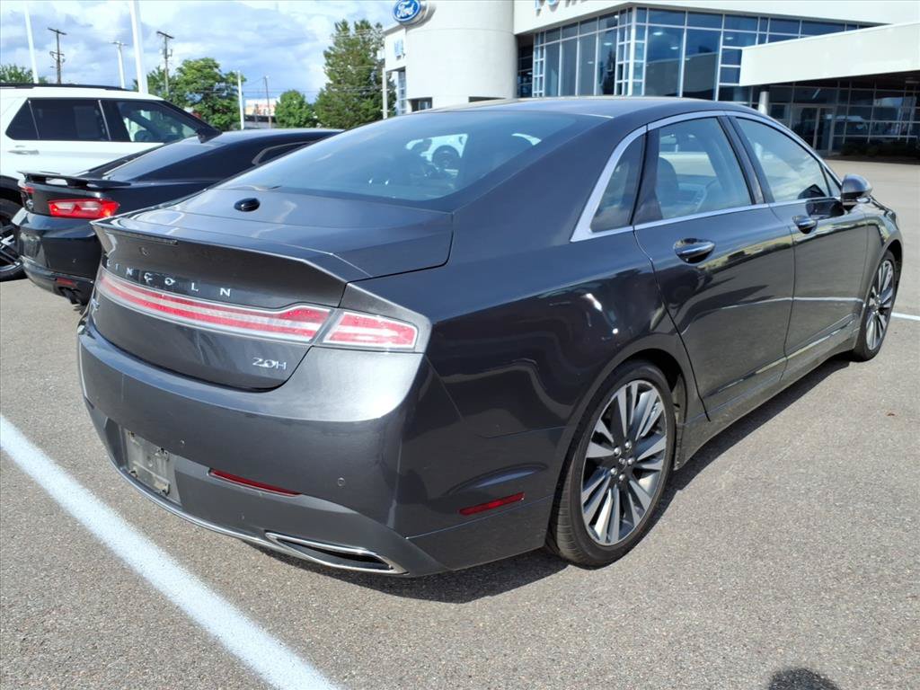 Used 2017 Lincoln MKZ Reserve w/ Climate Package FWD image 4