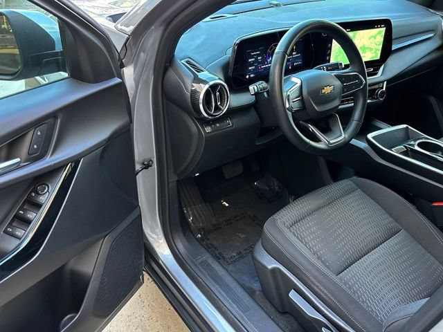 Used 2025 Chevrolet Equinox LT FWD image 11