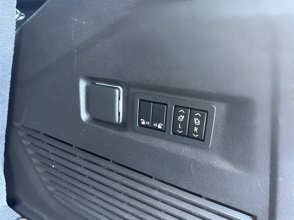 Used 2021 Chevrolet Tahoe Premier image 12