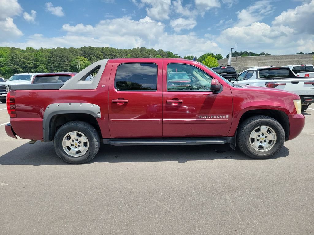 Used 2007 Chevrolet Avalanche LT w/ LT Preferred Equipment Group AWD/4WD image 2
