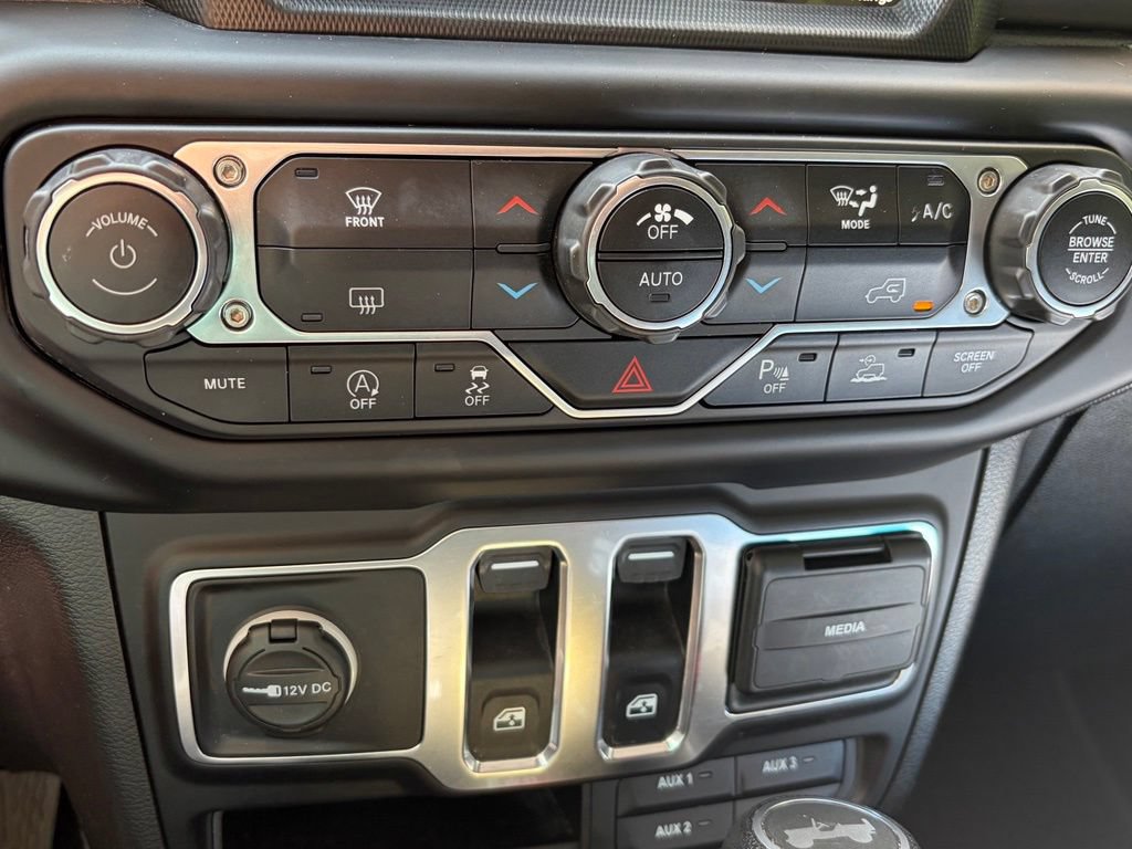 Used 2021 Jeep Wrangler Sport AWD/4WD image 15