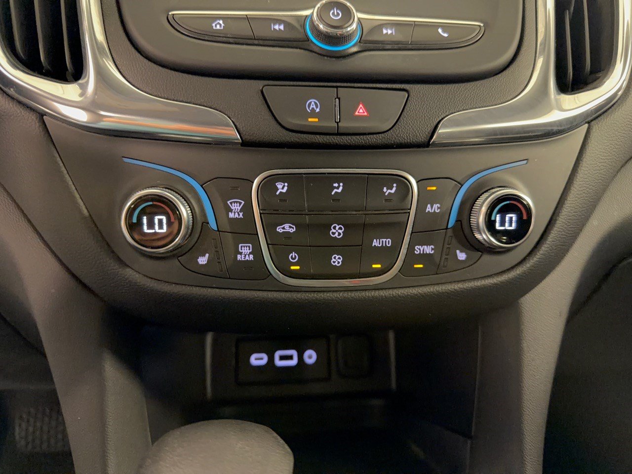 Used 2024 Chevrolet Equinox LT w/ LPO, Floor Liner Package FWD image 22