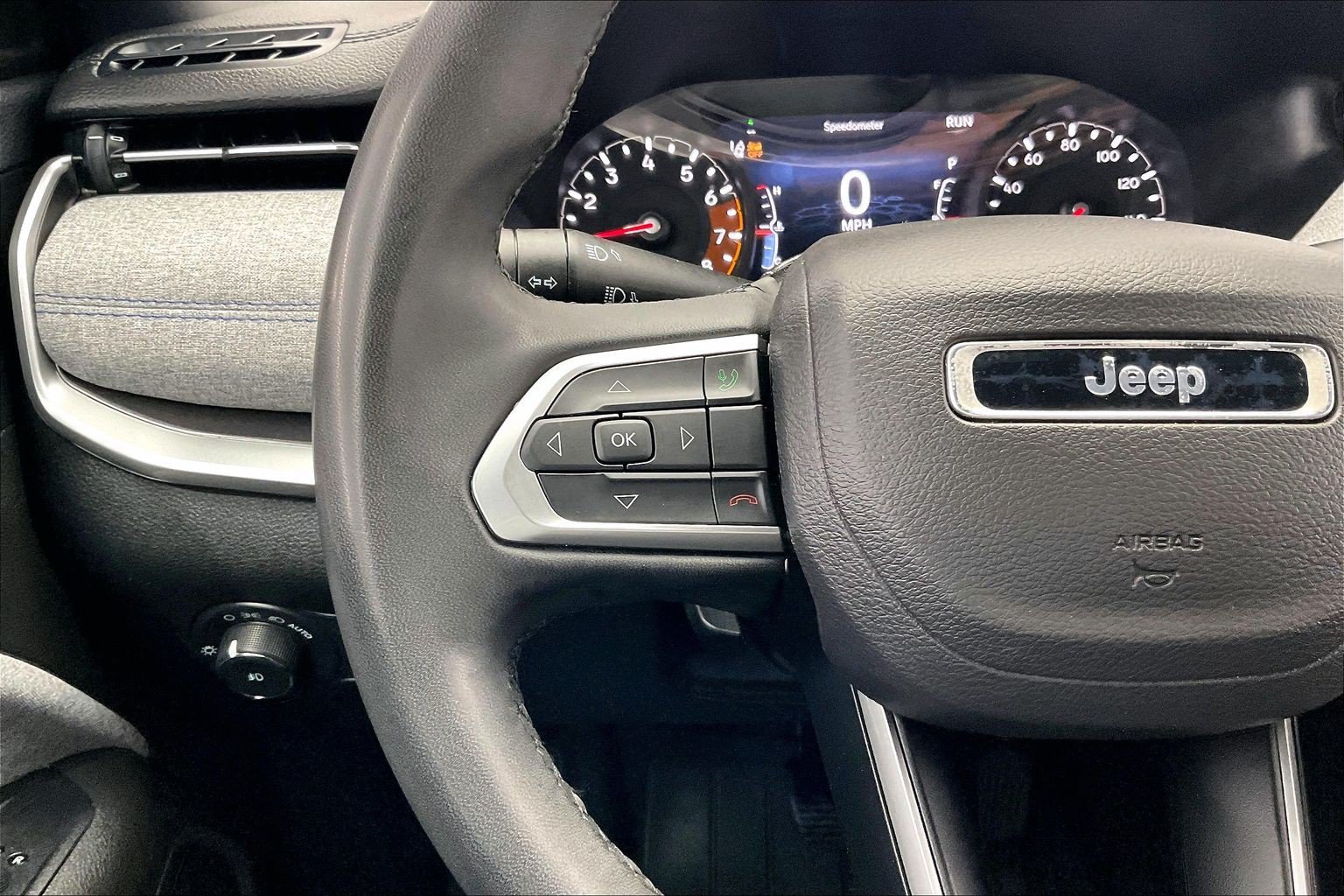 Used 2024 Jeep Compass Latitude AWD/4WD image 21