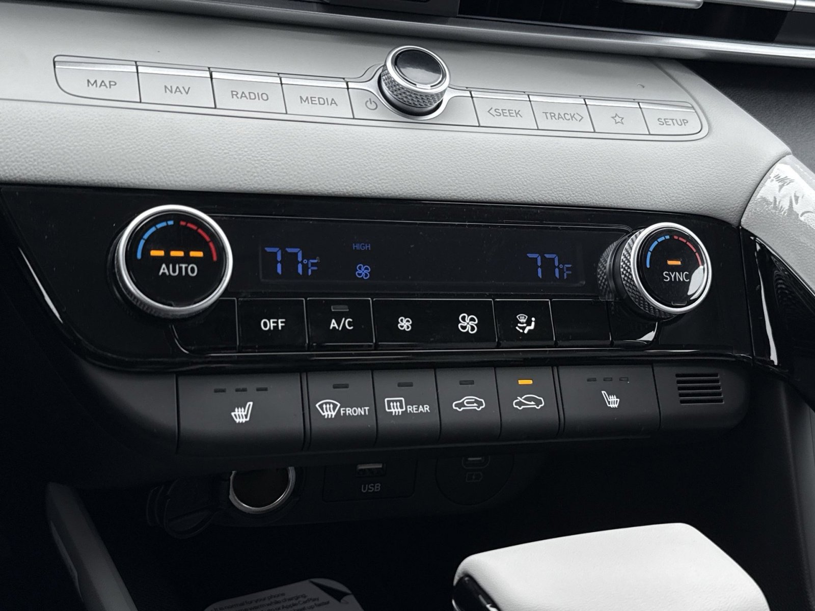 New 2026 Hyundai Elantra Limited FWD image 21