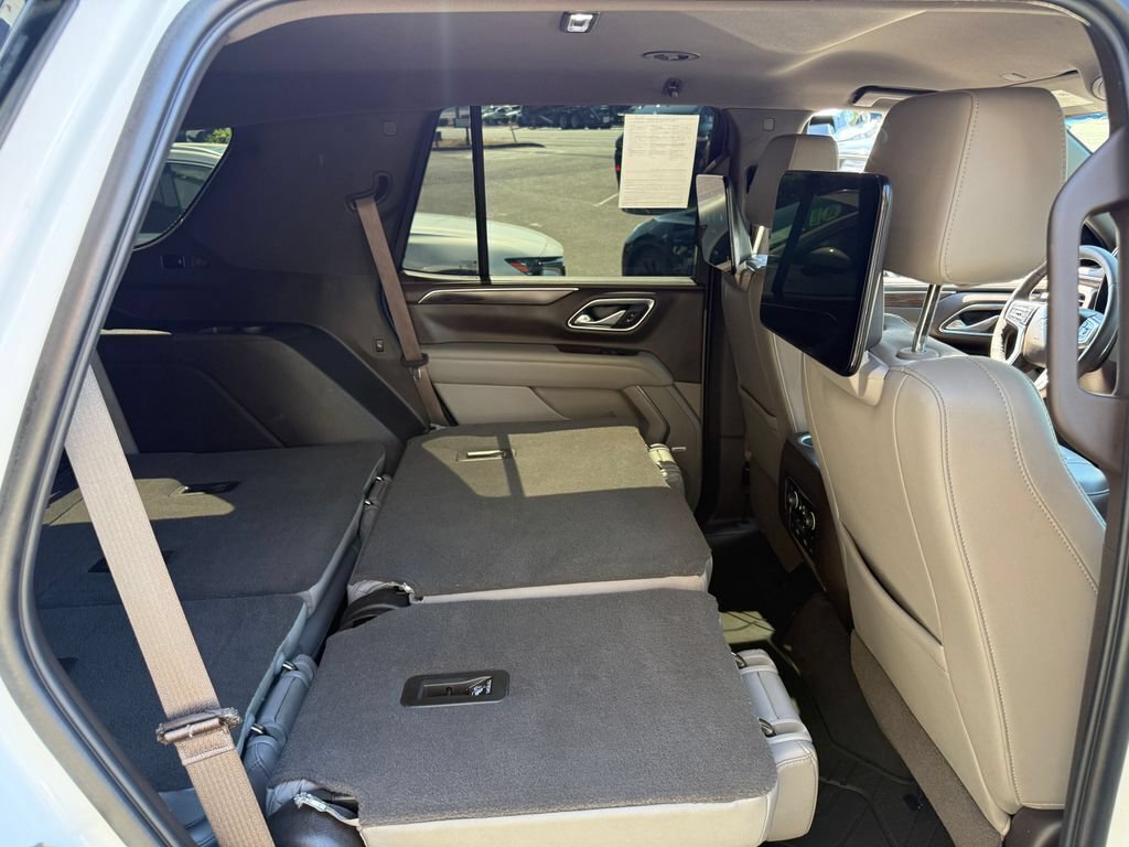 Used 2021 Chevrolet Tahoe Z71 w/ Luxury Package AWD/4WD image 35