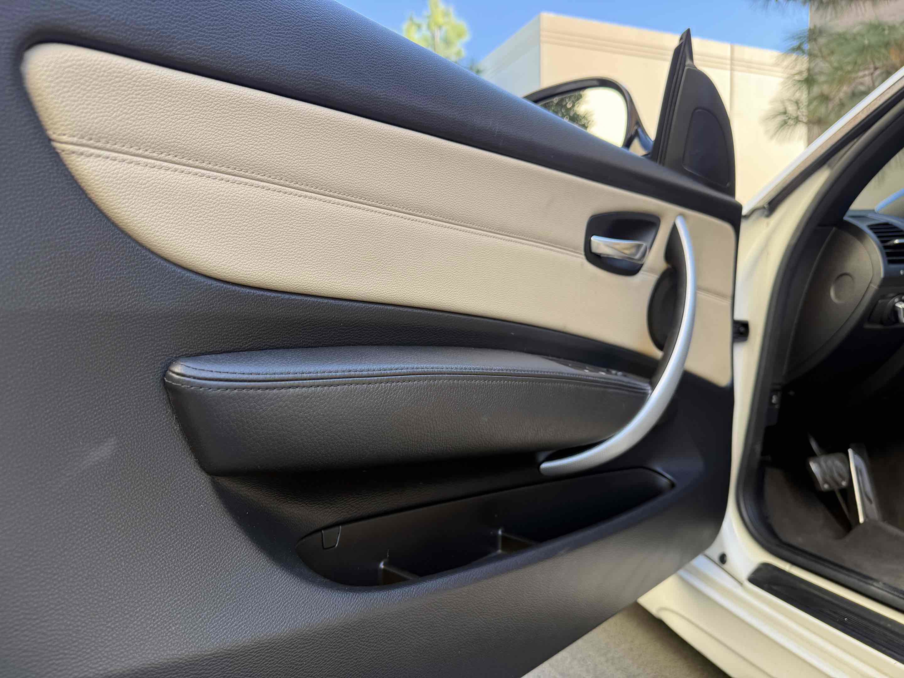 Used 2012 BMW 135i Convertible image 35