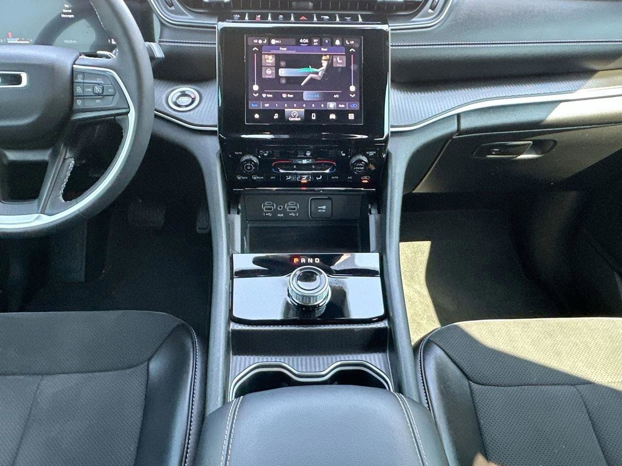 Used 2024 Jeep Grand Cherokee L Altitude RWD image 13