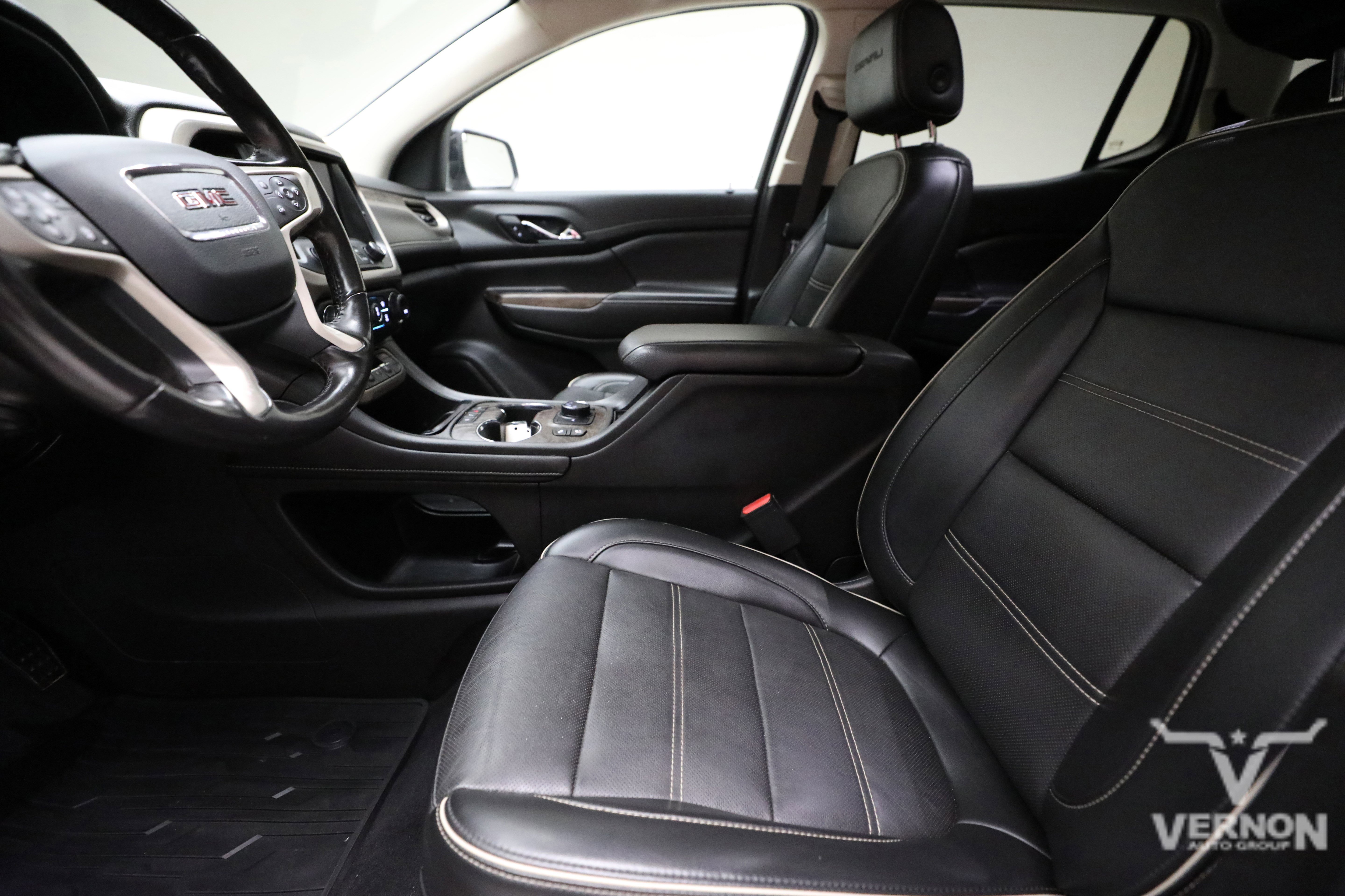 Used 2022 GMC Acadia Denali w/ Denali Ultimate Package image 10