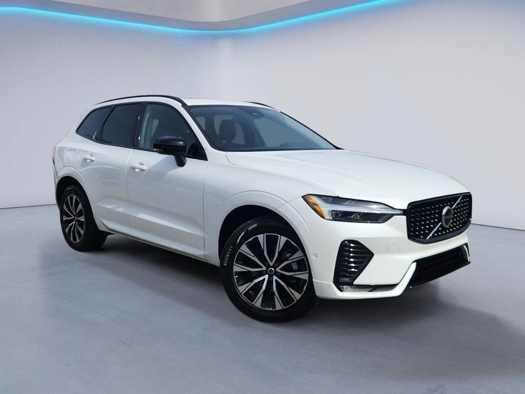 Certified 2025 Volvo XC60 B5 Plus AWD/4WD image 2