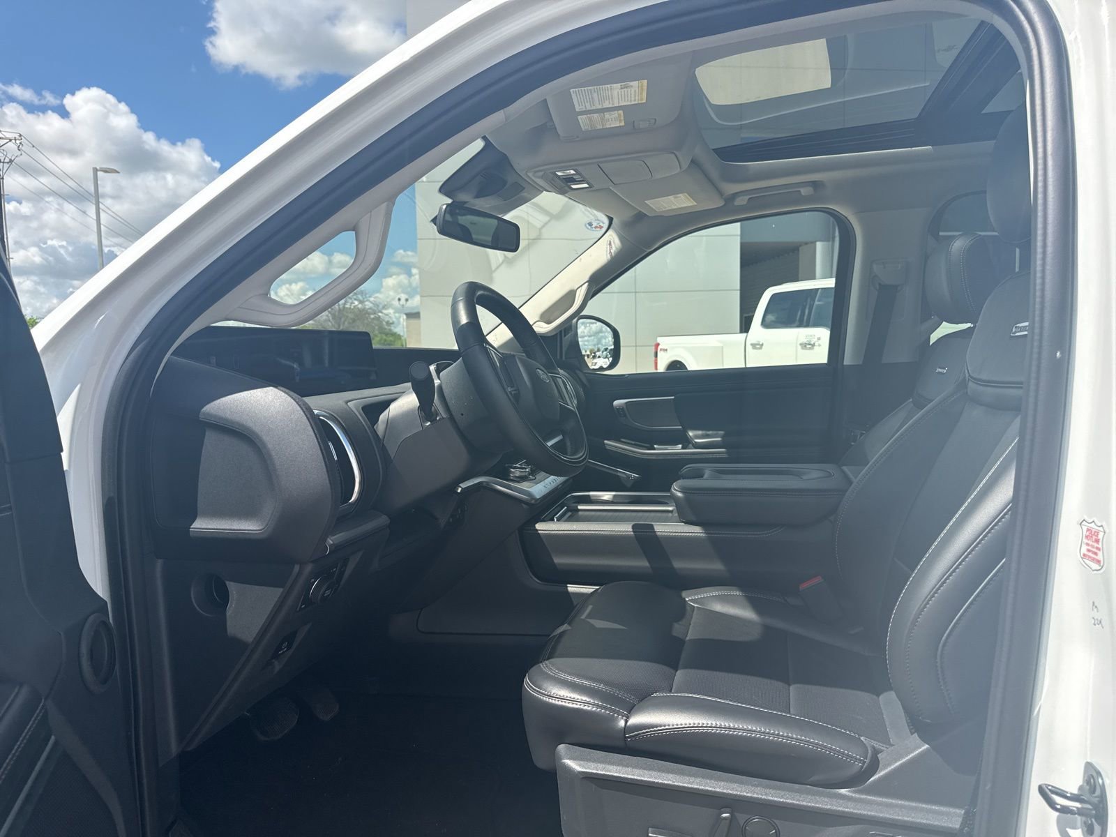 Used 2025 Ford Expedition Max Platinum image 9