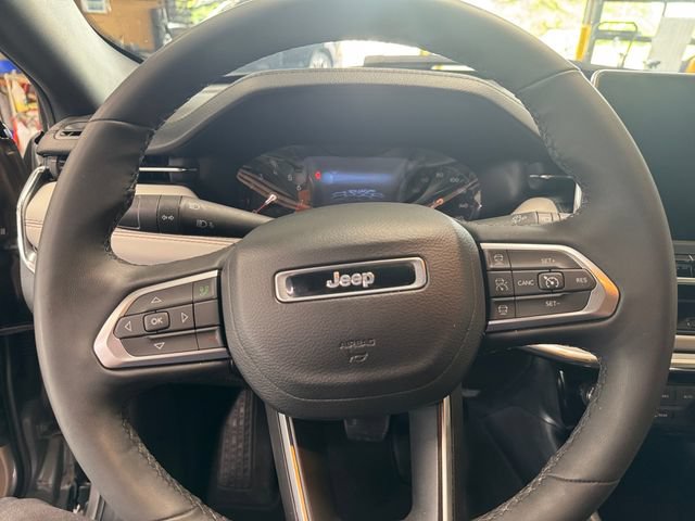 Used 2023 Jeep Compass Limited AWD/4WD image 21