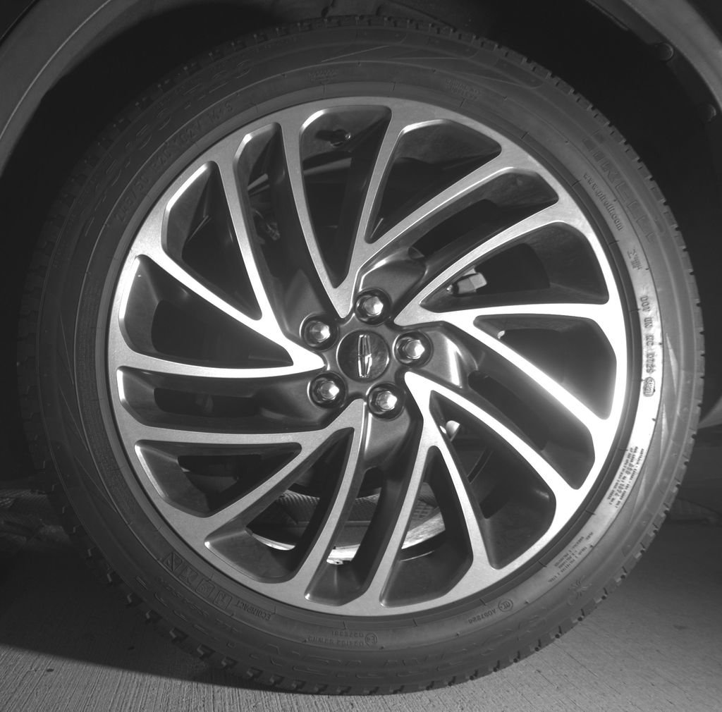 Used 2019 Lincoln Nautilus Reserve w/ Driver Assistance Package FWD image 12