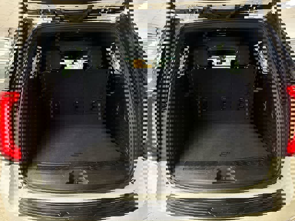 Used 2021 GMC Yukon XL SLT image 34