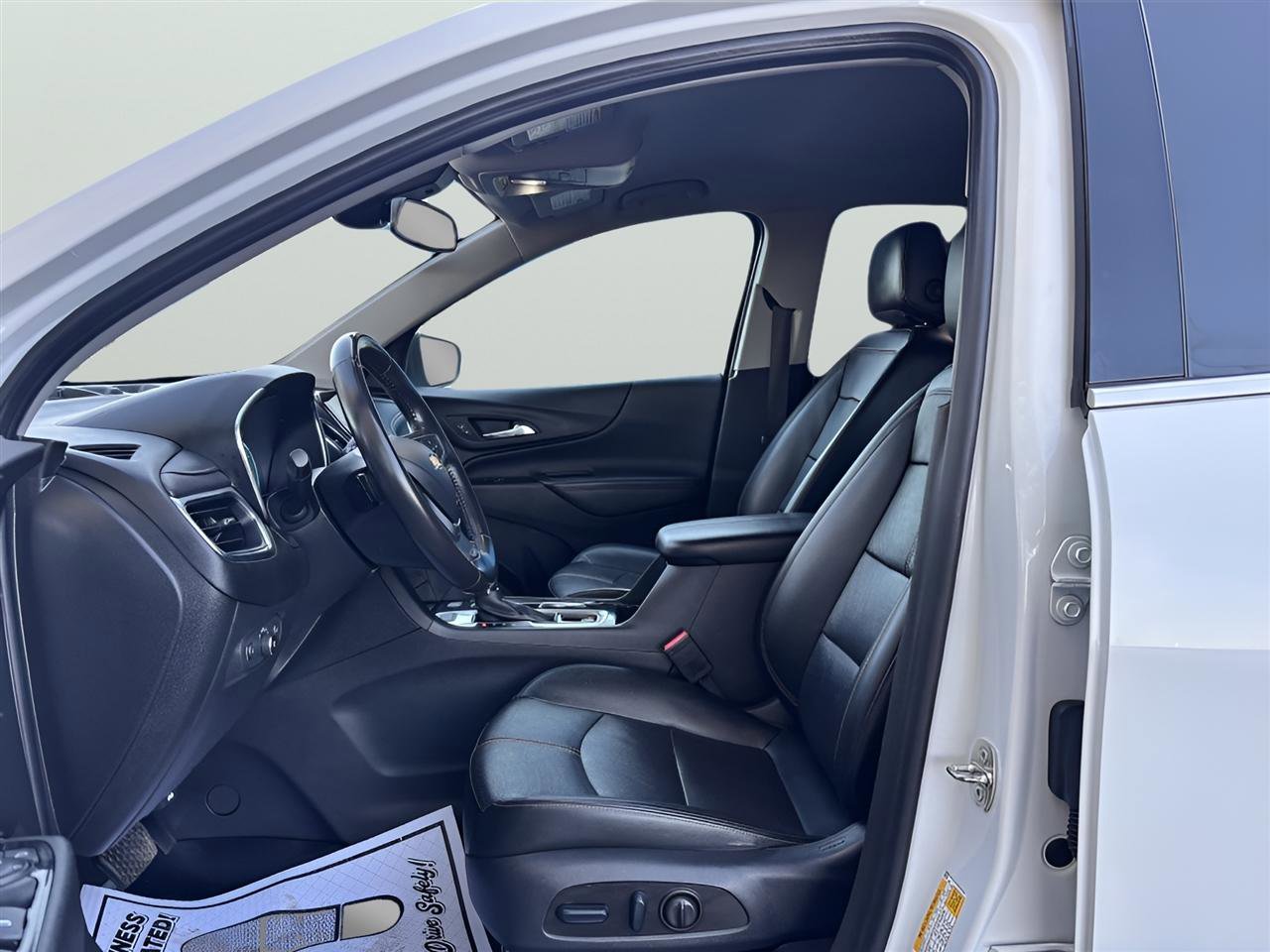 Used 2022 Chevrolet Equinox Premier image 11