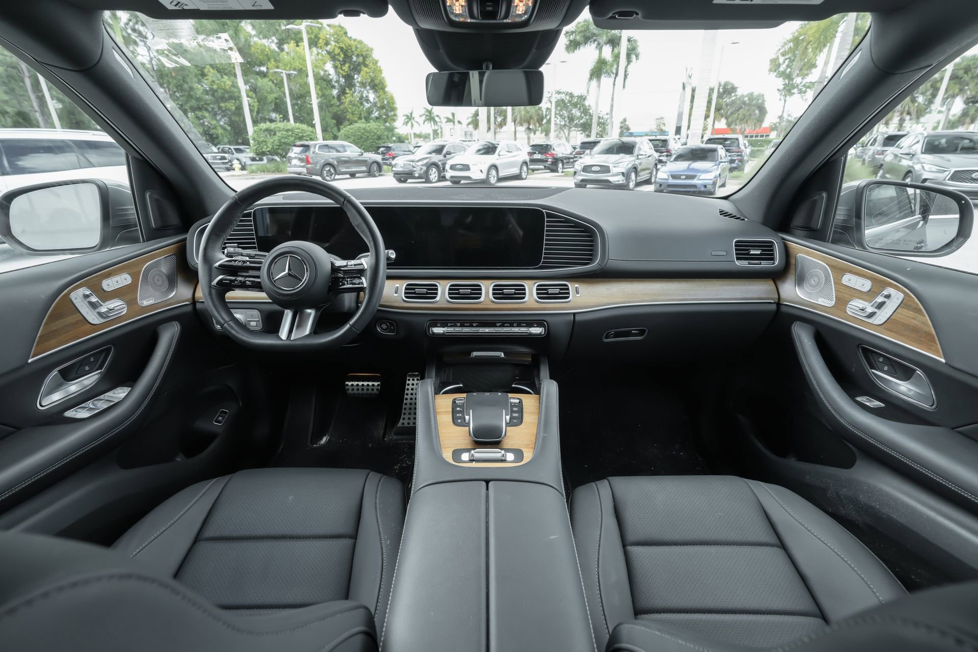 Used 2024 Mercedes-Benz GLS 450 4MATIC image 12