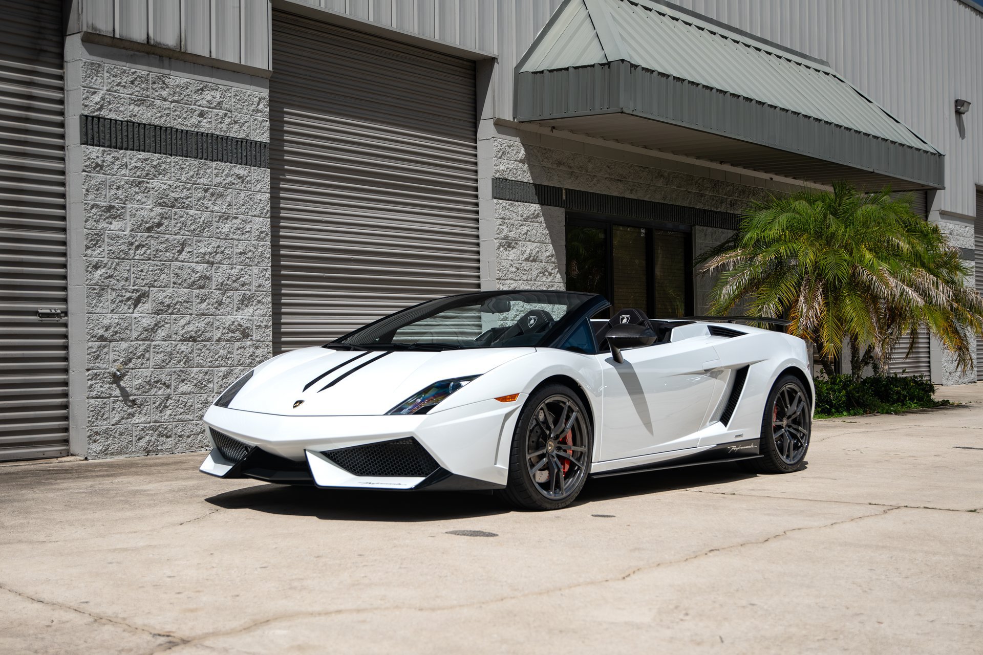 Used 2013 Lamborghini Gallardo LP 570-4 Performante AWD/4WD image 2