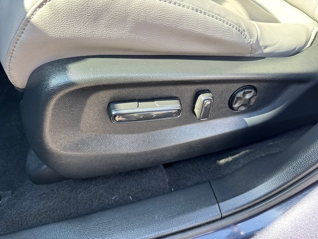 Used 2019 Honda CR-V Touring image 17