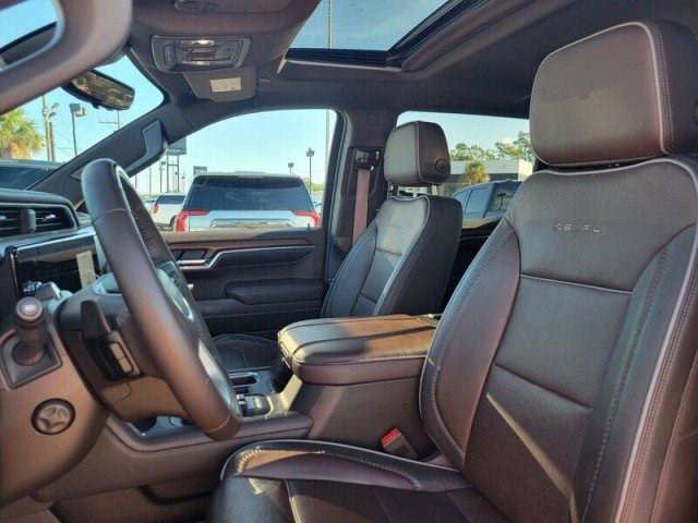 Used 2023 GMC Sierra 1500 Denali RWD image 9