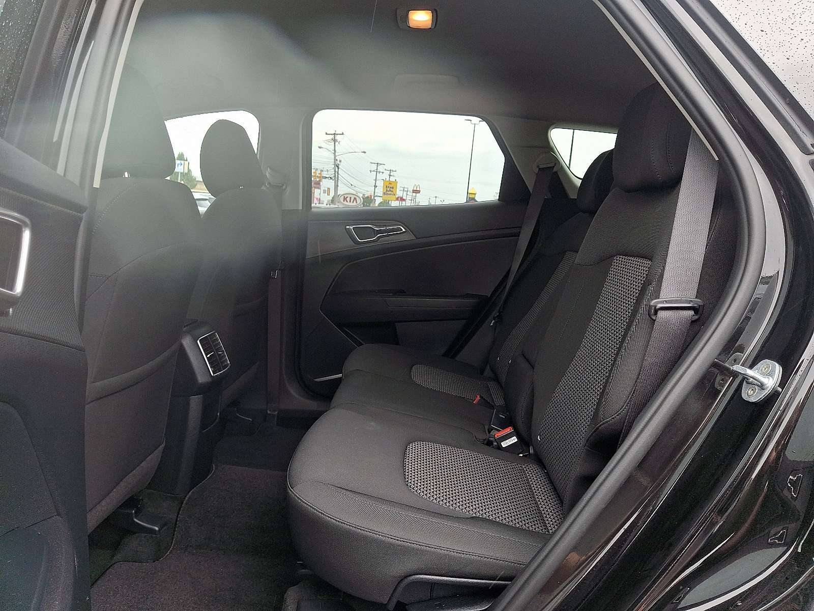 Used 2023 Kia Sportage LX image 11