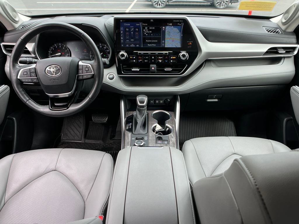Used 2020 Toyota Highlander Platinum image 14