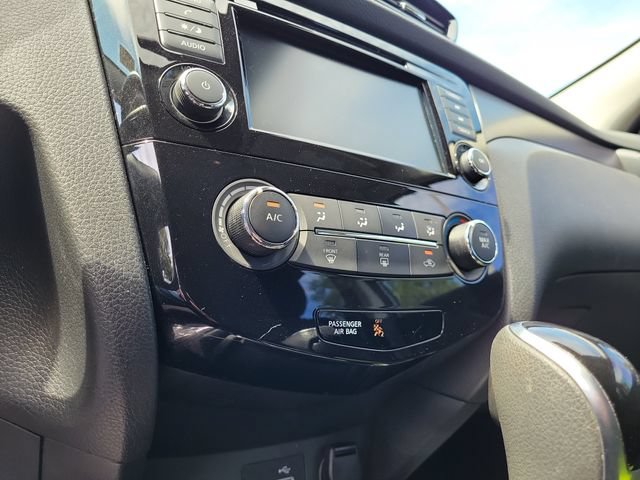 Used 2020 Nissan Rogue Sport S FWD image 30