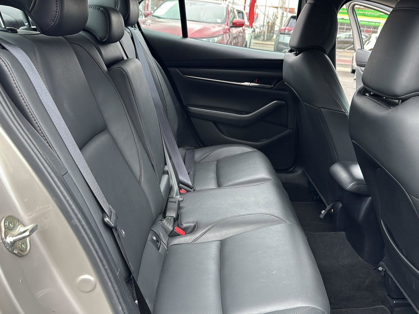 Used 2024 MAZDA MAZDA3 s image 30