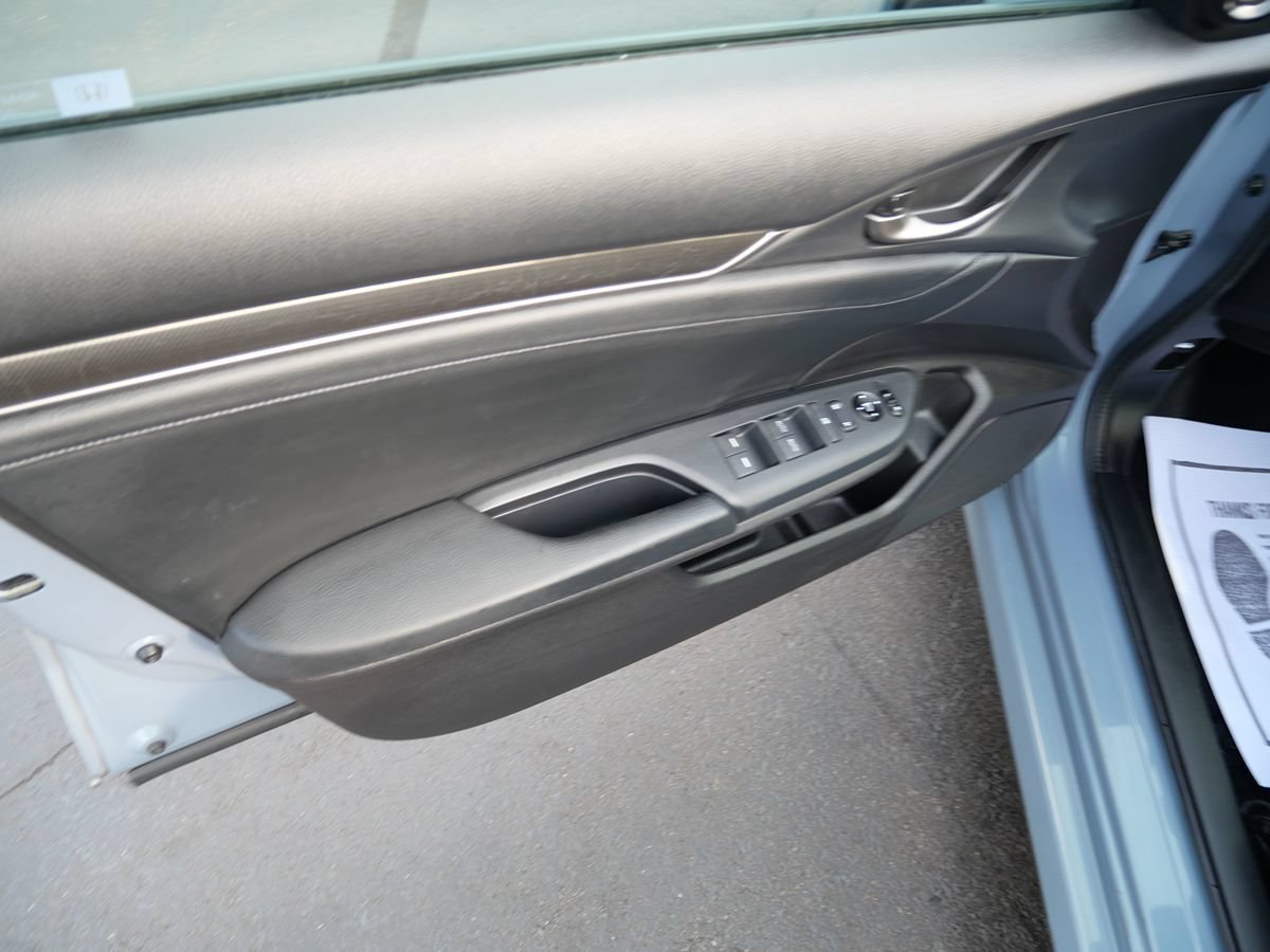 Used 2017 Honda Civic EX-L image 17