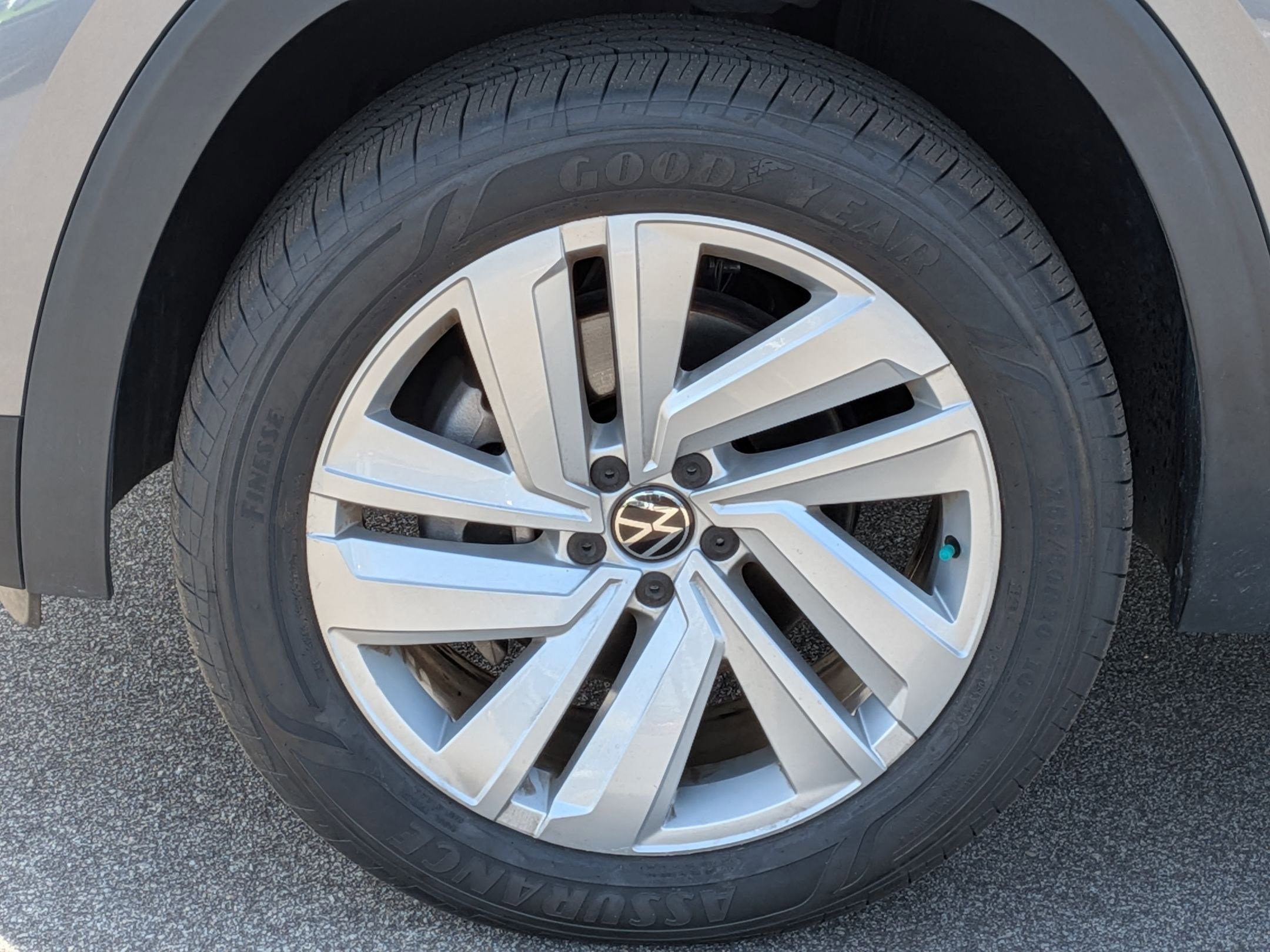 Used 2023 Volkswagen Atlas Cross Sport SE w/ Panoramic Sunroof Package image 10