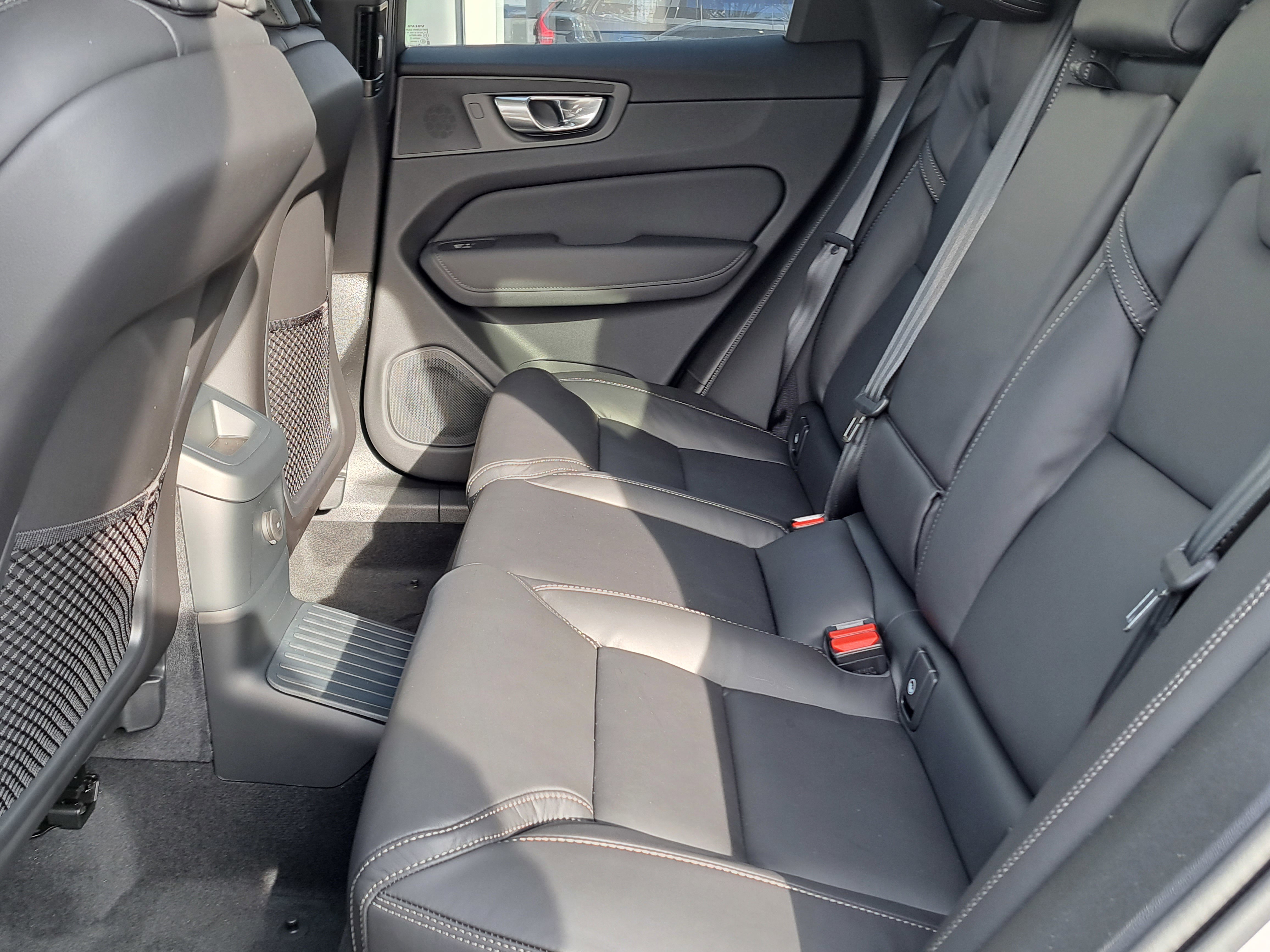New 2026 Volvo XC60 T8 Ultra w/ Climate Package AWD/4WD image 7